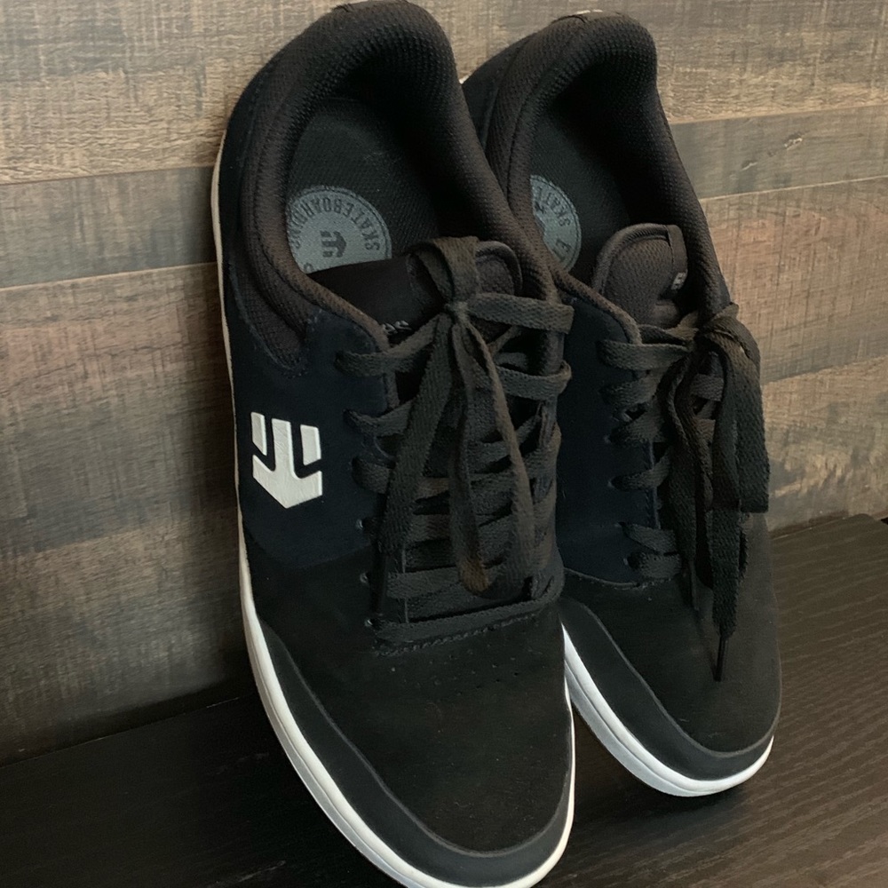 Etnie’s shoes
